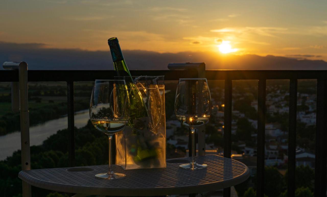 Les Couchers De Soleil A เอมปูเรียบราบา ภายนอก รูปภาพ